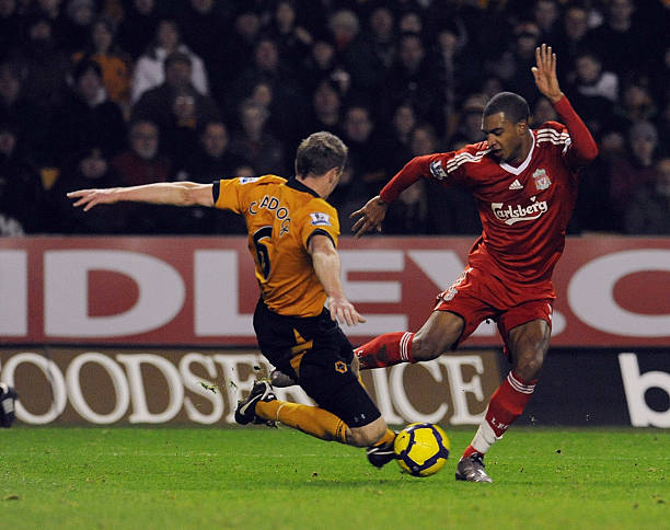 个足球商业 个足球商业